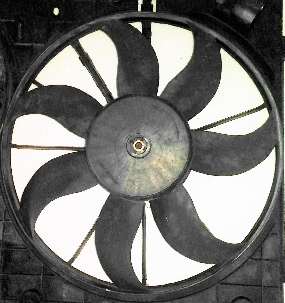 Ventola radiatore acqua Volkswagen Passat anno 2006